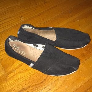 Toms Shoes